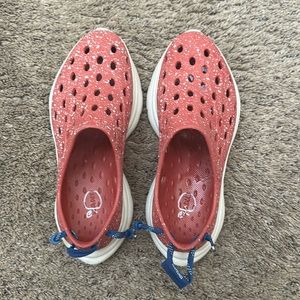 Kane shoes size  7 women very comfortable